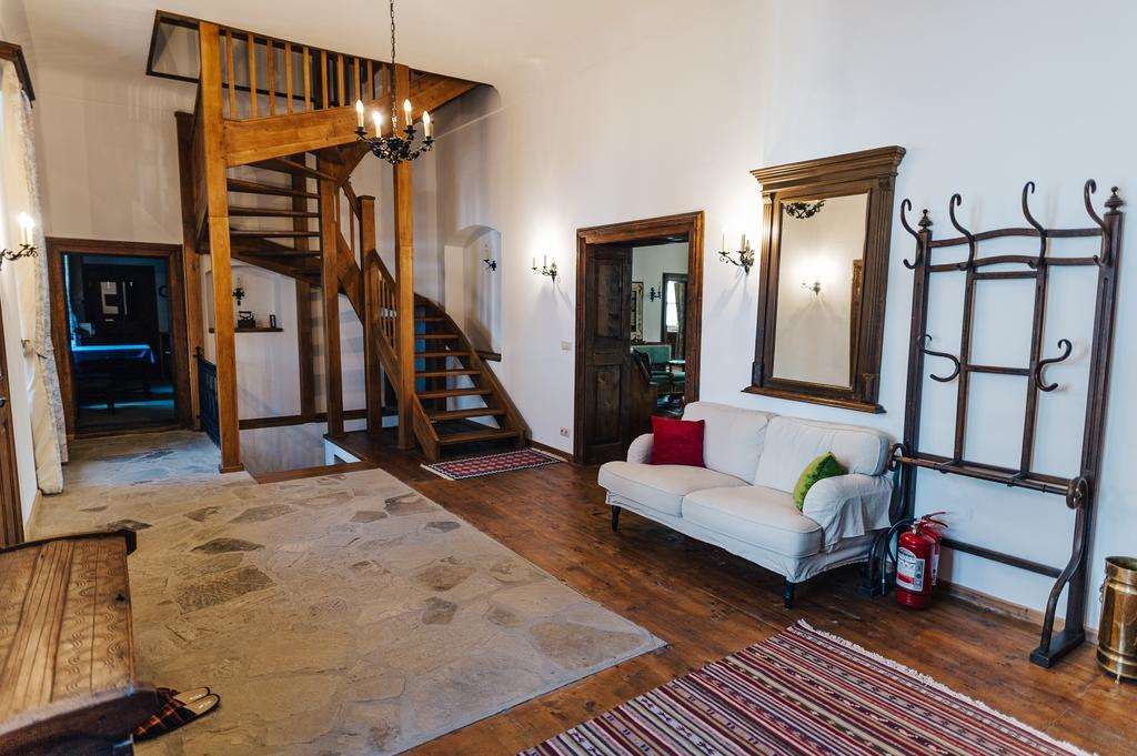 Hunting accommodation