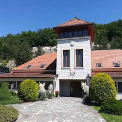 Hunting accommodation