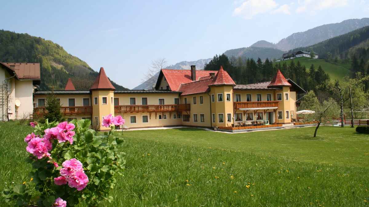 Hunting accommodation